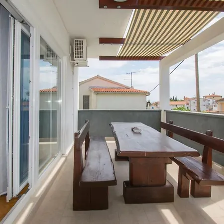 Apartment V In Near The Center Of Town