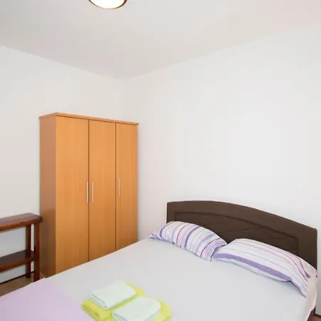 Apartment V In Near The Center Of Town Premantura